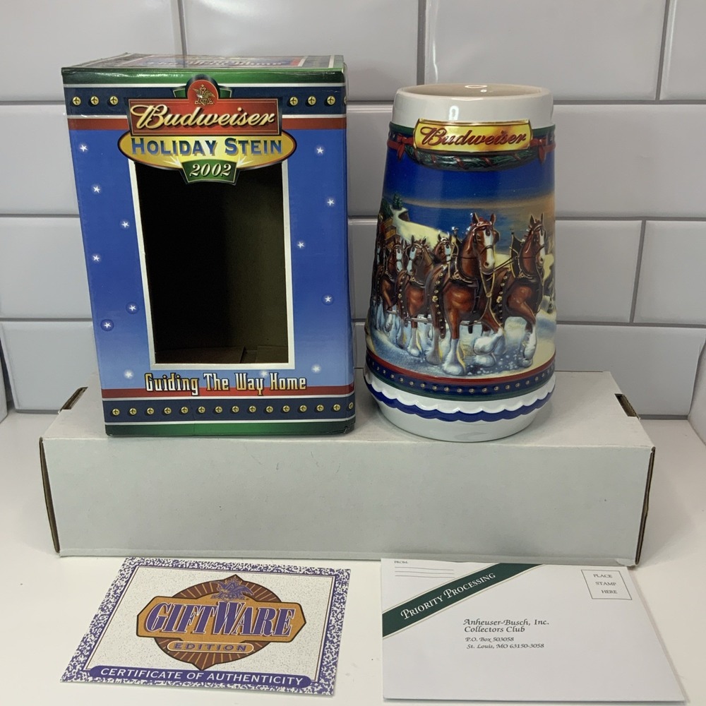 2002  Anheuser Busch Budweiser Holiday Christmas‎ Beer Stein Clydesdales